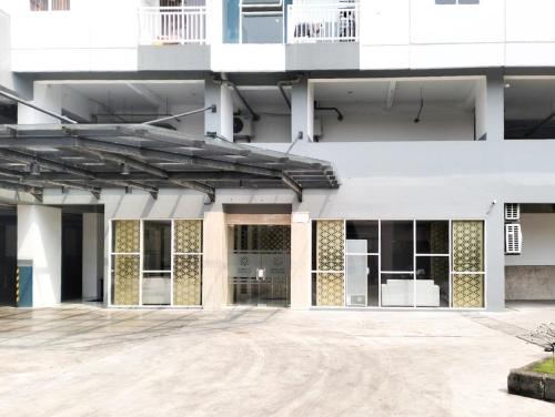 Urbanview Hotel at Suncity Residence Apartemen Sidoarjo - image 2