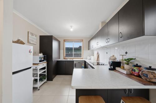 virtuve, Granton River View Home Near Hobart CBD Parking in Granton