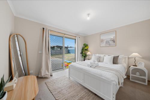 Granton River View Home Near Hobart CBD Parking in Granton