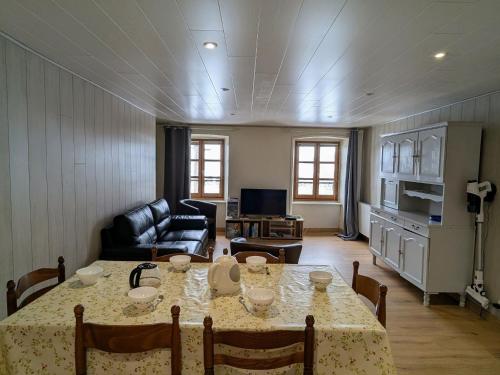 Gîte indépendant avec cour privative près de Lavoute-Chilhac et Langeac - FR-1-582-224 (Gite independant avec cour privative pres de Lavoute-Chilhac et Langeac - FR-1-582-224) in Laguiole