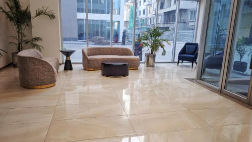 Spacious Family Studio in DHA Phase 5 PentaSquare - Fully Furnished - image 5
