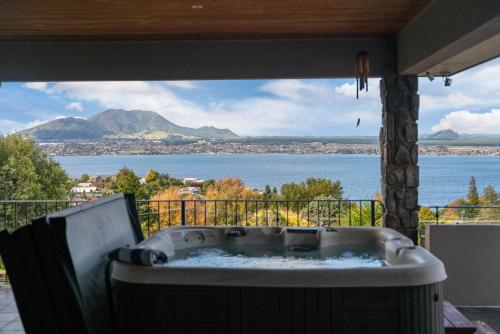 Tauhara Sunrise - Taupo – khách sạn tại Vịnh Acacia
