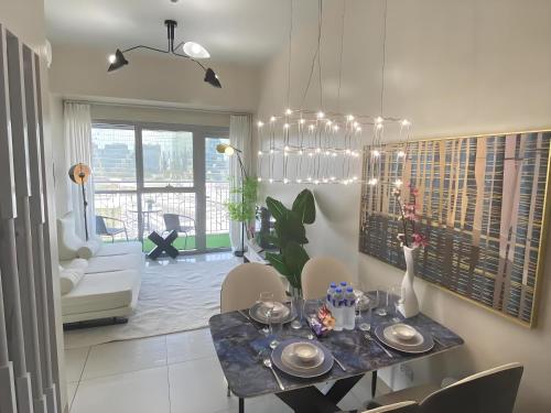 Perfect 1BR With Magnificant Bayview Garden View Near Okada, Solaire, Aiports, FREE PARKING, Manila