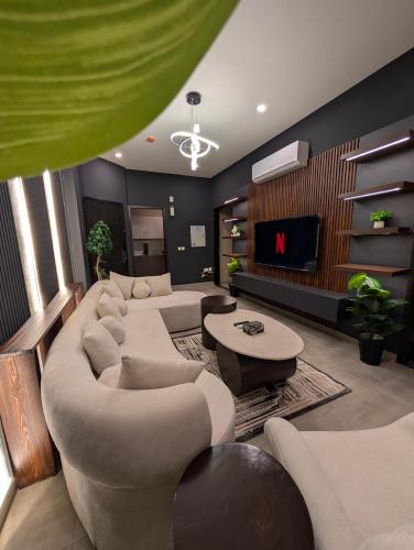SKYPARK ONE GULBERG GREENS - PREMIUM TWO-BEDROOM APARTMENT By ALVIS SUITE - image 5