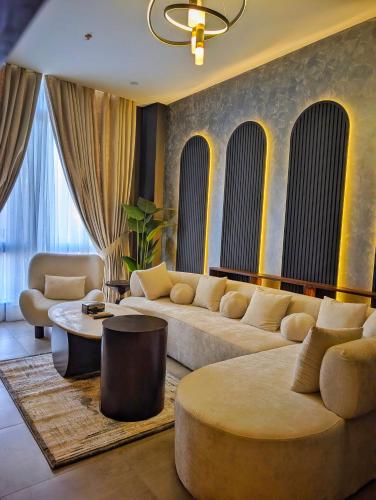 SKYPARK ONE GULBERG GREENS - PREMIUM TWO-BEDROOM APARTMENT By ALVIS SUITE - main image