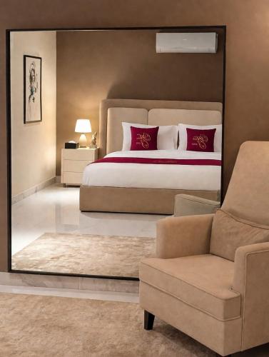 Apartment in Gulberg MM Alam - The Avenair Central Stay - image 12