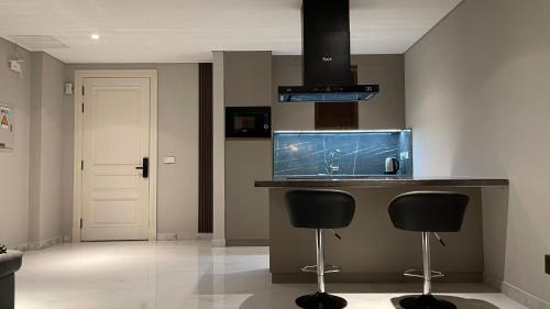 Apartment in Gulberg MM Alam - The Avenair Central Stay - image 11