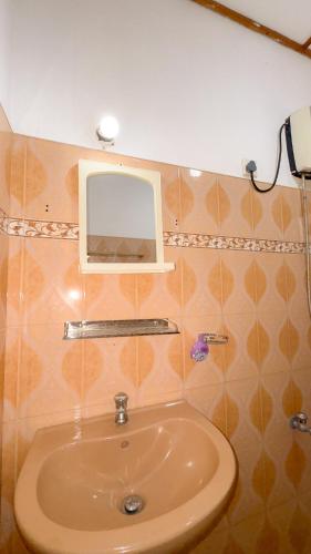 Ishara Cabana Beach Front - image 4
