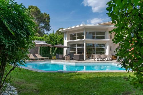 Exterior view, Villa With Lush Garden In Castelnau-Le-Lez in Castelnau-le-Lez