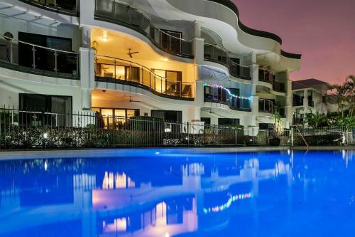 Whispering Palms - Poolside Escape on the Esplanade - Tap to explore photos