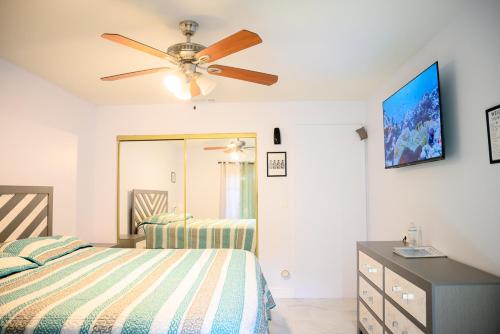 Single Room in Modern Home With Private Entrance in North Lauderdale, USA