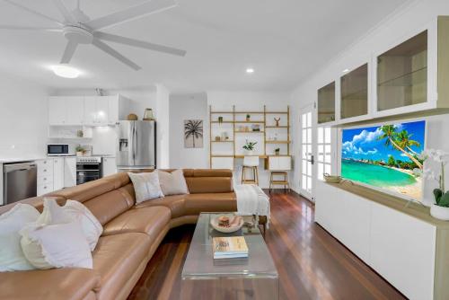 'Tropical Refuge' Classic Queenslander Paradise in Stratford