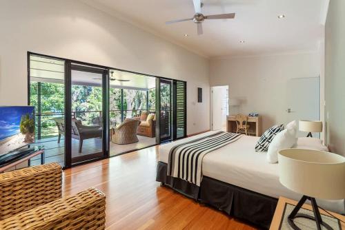 Bramston on the Beach - A Private Poolside Oasis in Bramston Part