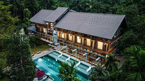 숙소 외관, Aramya Riverfront Boutique Resort Kitulgala in 키툴가라