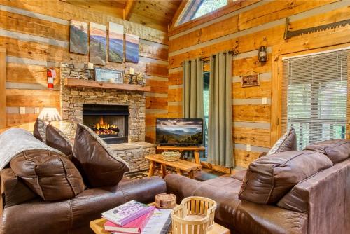 Cozy Mountain Hideaway - image 28