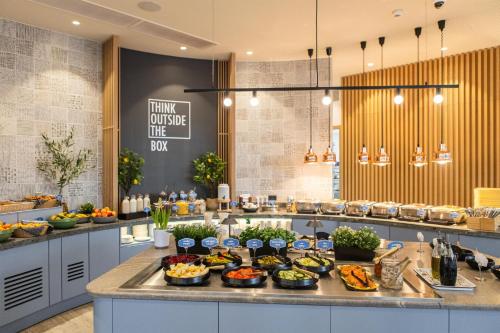 Food and beverages, Hampton by Hilton Tallinn in Torupilli