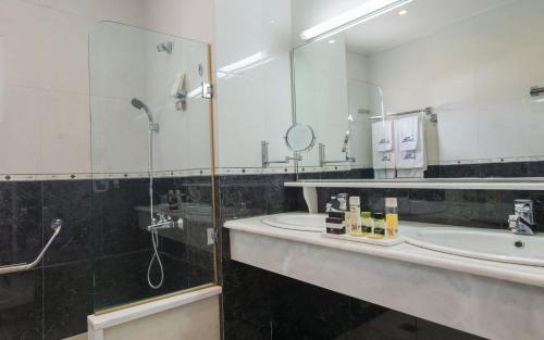 86269112 Hotel Adonis