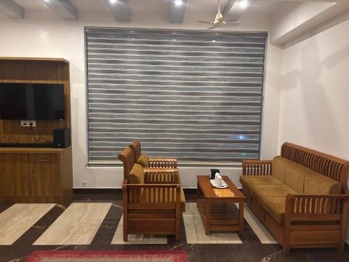 Iekārtas, VELAVAN HERITAGE INN in Dharapurama