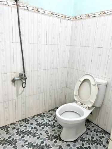 Quoc Khanh Guest House in Perfume River
