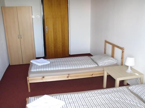 Twin Room with Shared Shower and Toilet