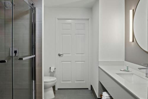 Fairfield Inn and Suites by Marriott Elk Grove - image 29