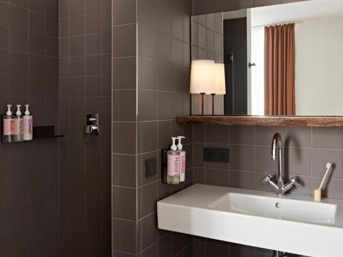 Numa Berlin Weinmeister Room Type - Medium Room
