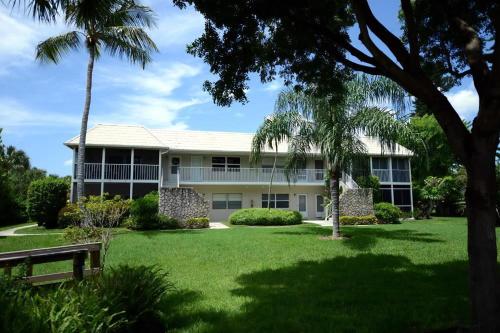 Captains Walk D2 by RedAwning – Sanibel Island, FL