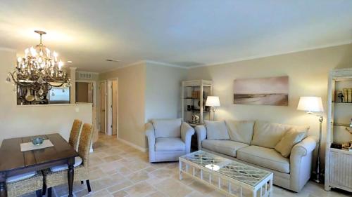 Captains Walk D2 by RedAwning – Sanibel Island, FL