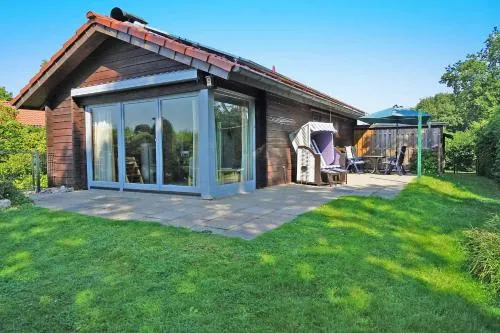 Blockhaus - grosse Terrasse mit Strandkorb und W-LAN in Damp, Deutschland