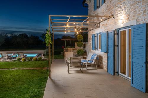 Villa San - Family oasis with pool - kids always in sight in Butkovici