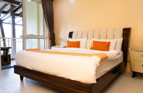 PICO DE LORO Beach Walking Distance MIRANDA 4 Bedroom Units by SEE Condominiums in นาซุกบู