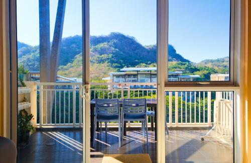ระเบียง/ชานเรือน, PICO DE LORO Beach Walking Distance MIRANDA 4 Bedroom Units by SEE Condominiums in นาซุกบู
