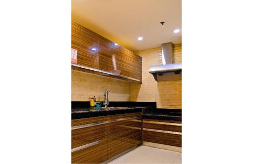 PICO DE LORO Beach Walking Distance MIRANDA 4 Bedroom Units by SEE Condominiums in นาซุกบู