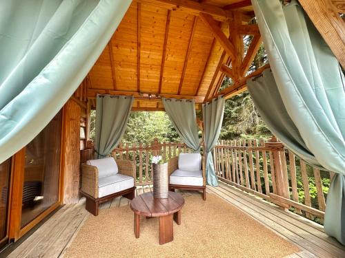 Les Lodges de Babylone in Larringes