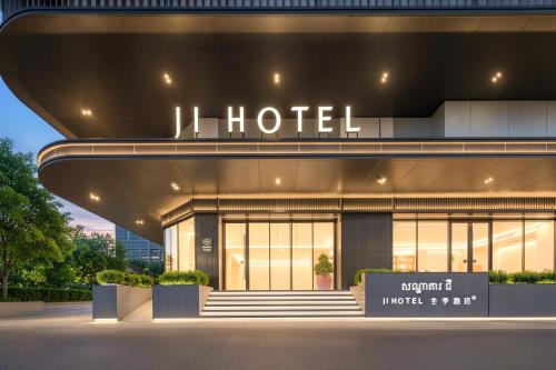 Exterior view, Ji Hotel Phnom Penh City Center in Khan Tuol Kouk
