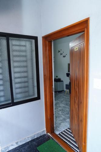 Вход, Sukruthi service apartment 1bhk in Jeppinamogaru