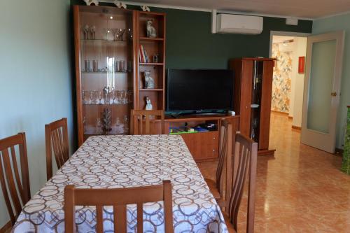 Koplietošanas atpūtas telpa ar TV, Lo Perxe Terra Alta Sin escaleras Enoturismo BTT in Vilalba dels Arcs