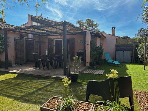 Maison 5 personnes bord de mer avec jardin aménagé - Location saisonnière - Zonza