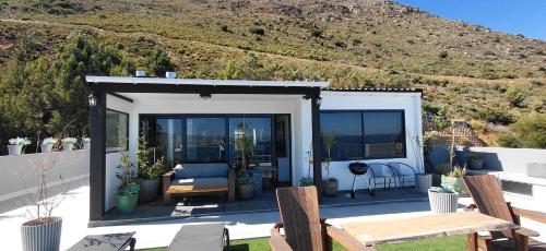 The Penthouse with panoramic views - image 5