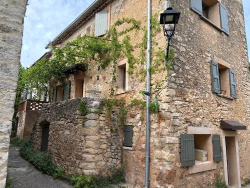 Montmerle in Rustrel