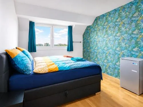 Private AC Room - U1 Metro 1 Min - Wien HBF 2 Min - Vienna Centre 7 Min - Easy Airport Access in Wien, Österreich