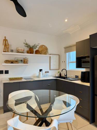 Kitchen, Elsewhere in Cape Town