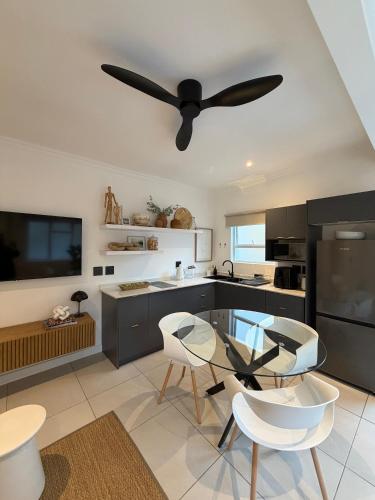 Kitchen, Elsewhere in Cape Town