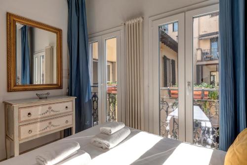 Taddeo Apartement by Mamo Florence, Florence