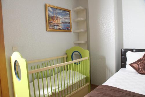 1 double bed, 3 twin beds