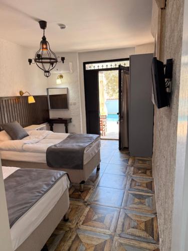Zimmer mit 2 einzelbetten, poolblick