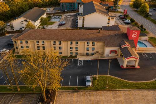Red Roof Inn Branson - image 28