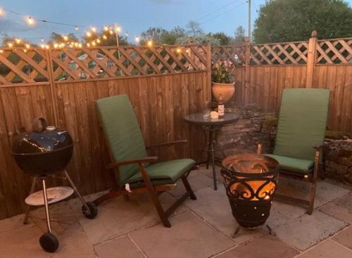 酒店外观, Pear Tree Cottage Shropshire in 奥尔莱顿