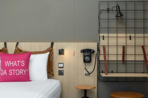 Moxy Dublin Docklands - image 13