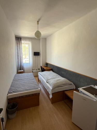 1 twin bed